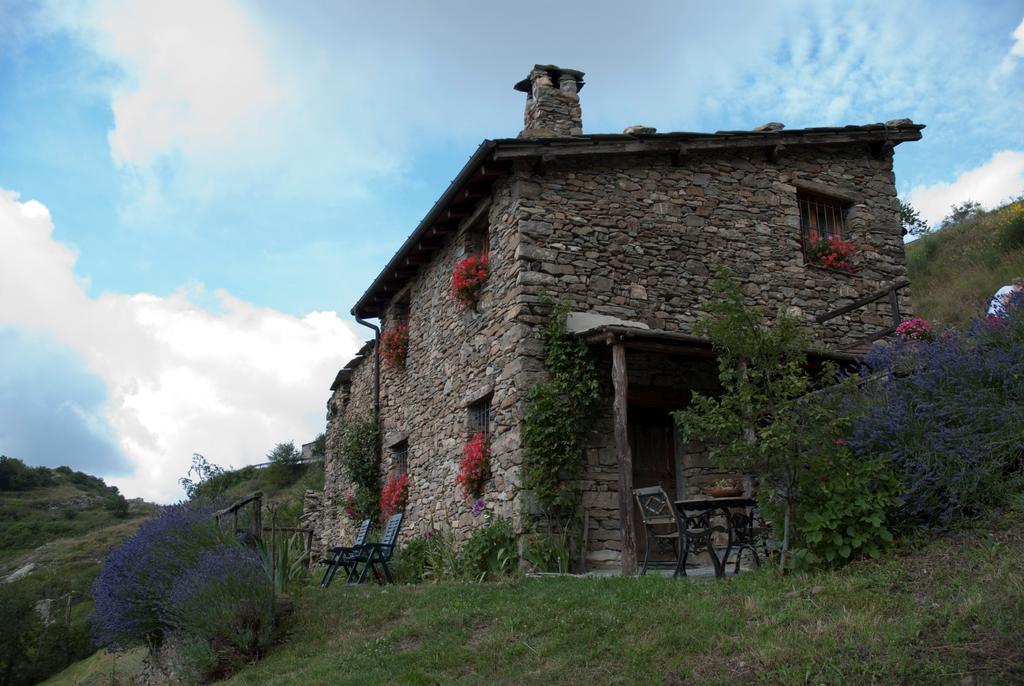 Agriturismo La Fontana Dell'Olmo Otel Molini di Triora Dış mekan fotoğraf